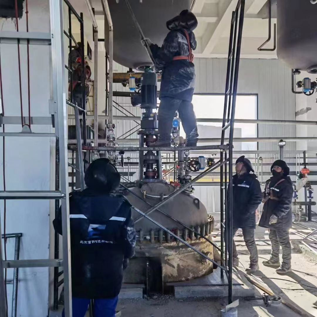阿拉善巴音敖包工業(yè)園區(qū)某化工廠自動化施工掠影